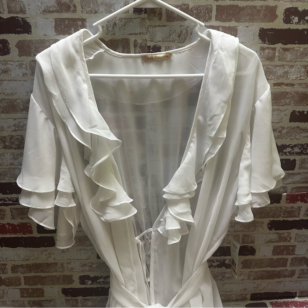 Flora Nikrooz Women’s White Ruffled Robe size S/M - Picture 3 of 5